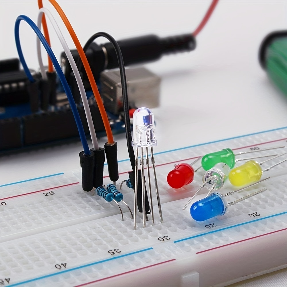 Set de Start ISSNW compatibil Arduino – vedere completa – cutia inchisa cu eticheta si maner