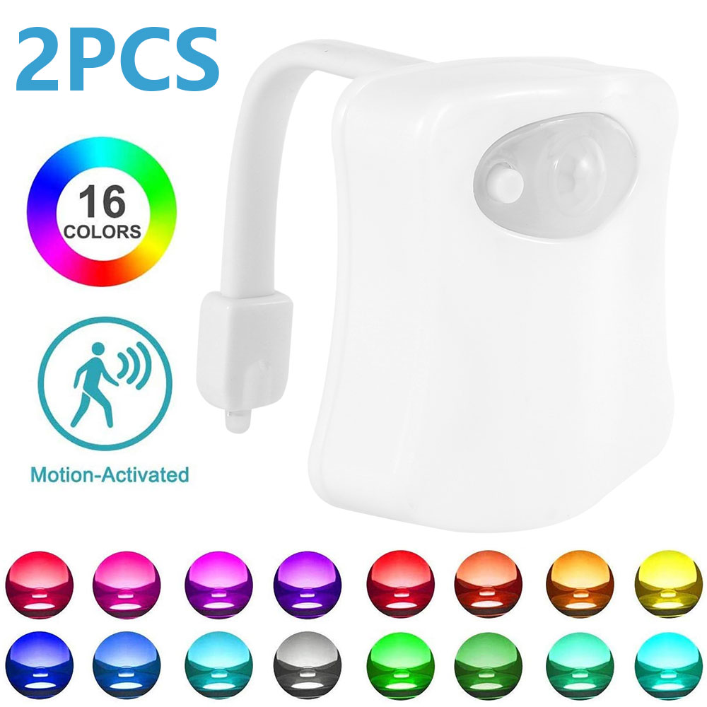 Set 2 Lumini de noapte pentru toaleta ISSNW cu senzor de miscare si 16 culori LED, montat pe o toaleta alba
